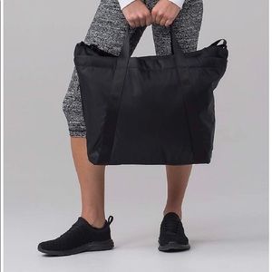 Lululemon Carry The Day Bag - Black